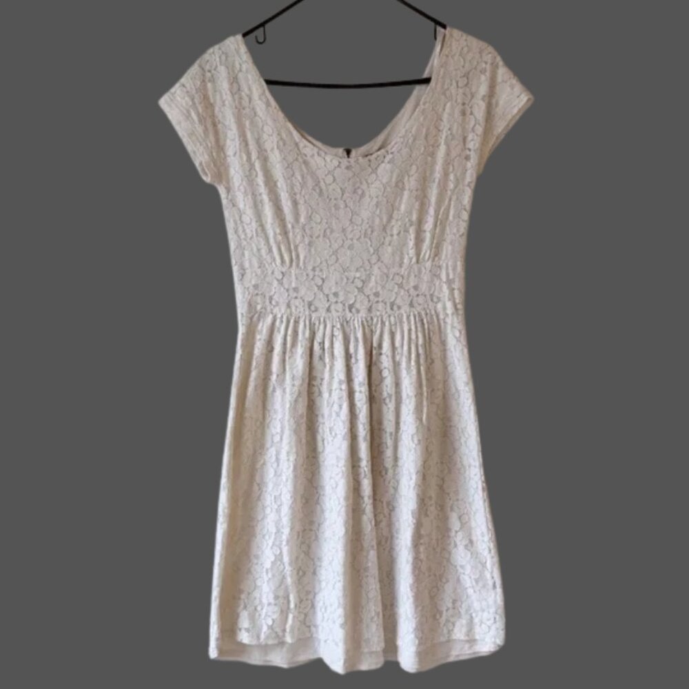 Banana Republic Mad Men Lace Midi Dress in Cream | Size 4